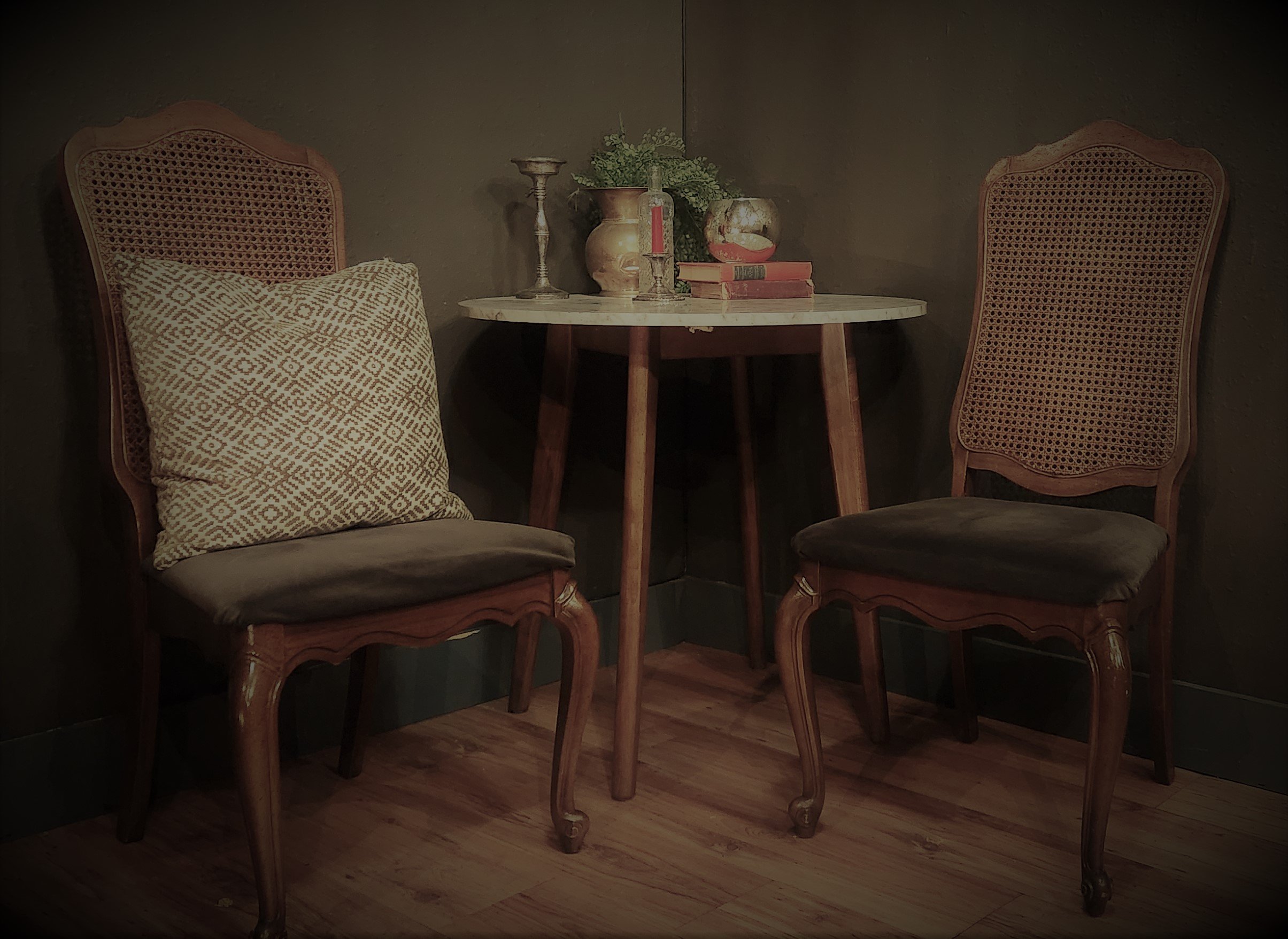 oak sitting area.jpg